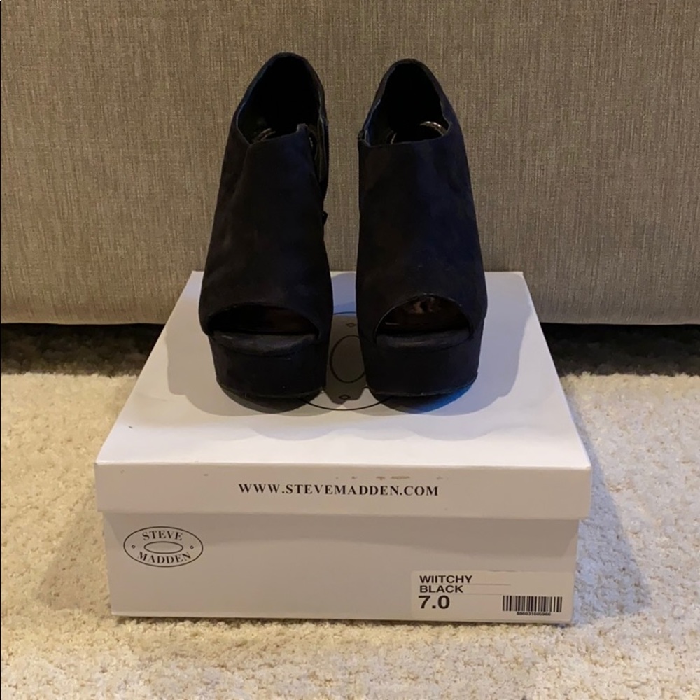 Steve Madden Witchy Wedges